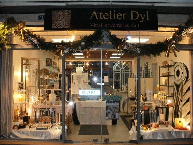 Dyl Vitrail, Corinne Lecourt, création restauration vitraux verreries lisieux